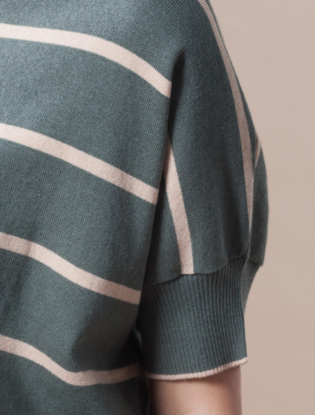 Джемпер D39.529