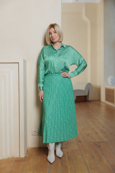 Костюм 362.2-4/72-4 зел.моногр.